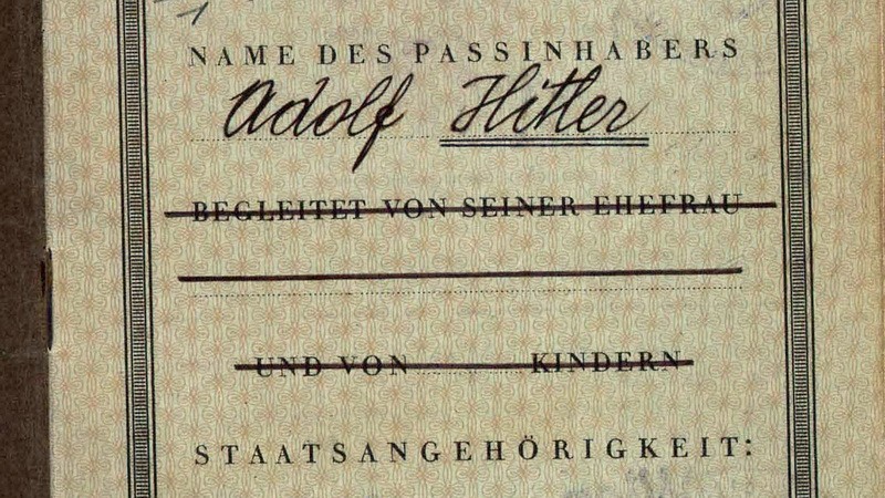 Adolf Hitler_meno na pase_fotka ilustračná